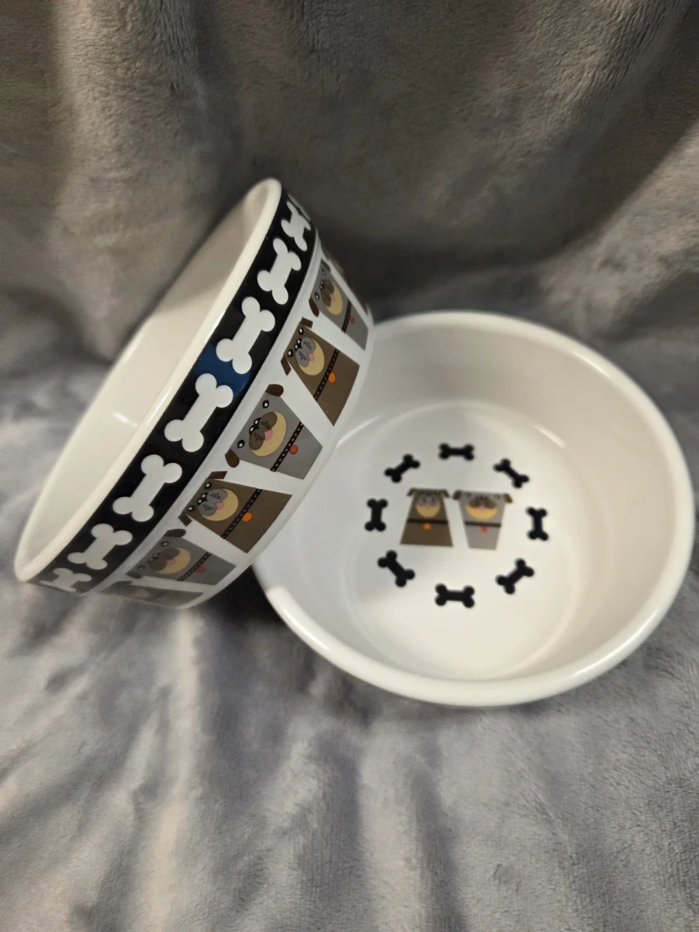 Set of 2 White Ceramic Dog Bowls with Bone